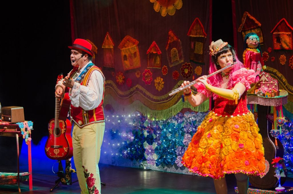 Shows com Trio Jurubeba e Cia. Tempo de Brincar encerram a 8ª edição do Felita nesta sexta-feira